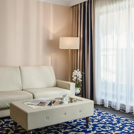 Grandhotel Nabokov 4* 마리안스케 라즈네