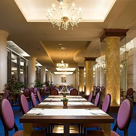 Grandhotel Nabokov 호텔 4*