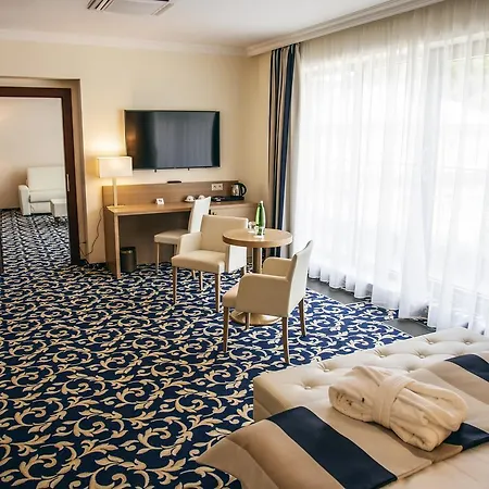 ホテル Grandhotel Nabokov 4*